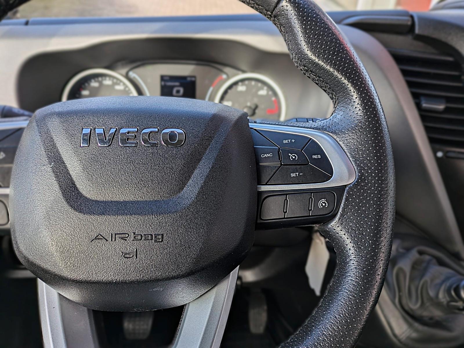 Iveco Daily DOKA KASTEN 6 SITZE KLIMA NAVI STANDH. CAM