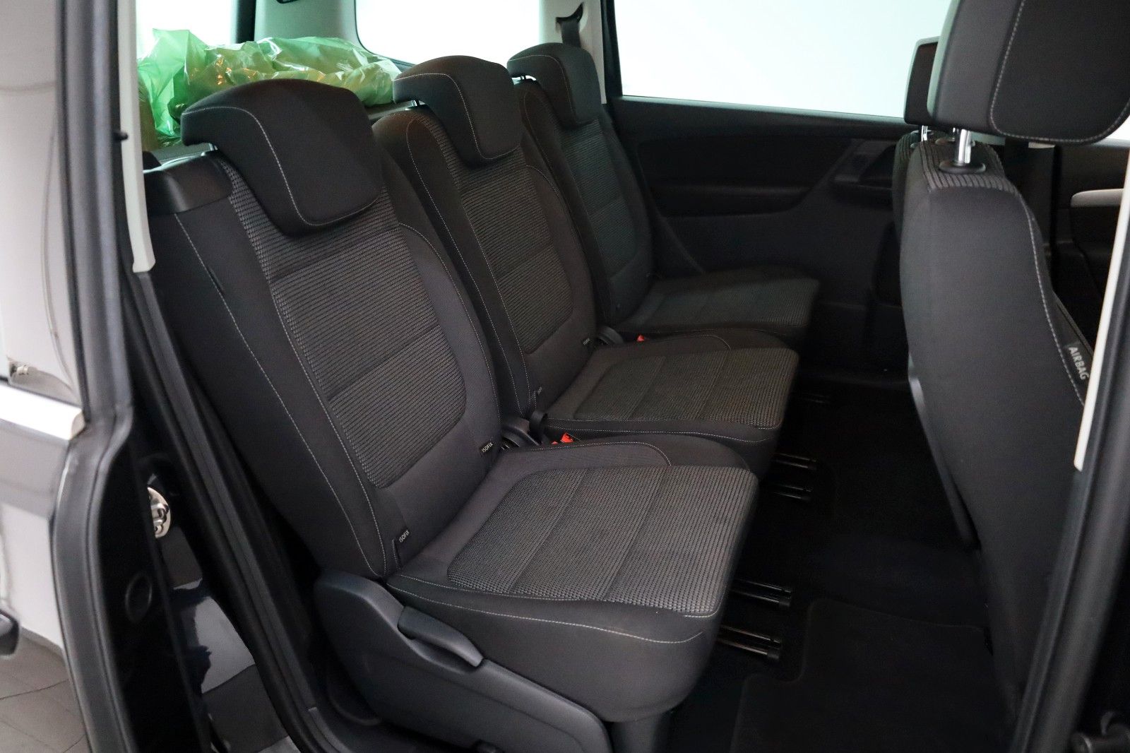 Fahrzeugabbildung Volkswagen Sharan Comfortline 7 Si,Navi,Xenon,SH,PDC,AHK el