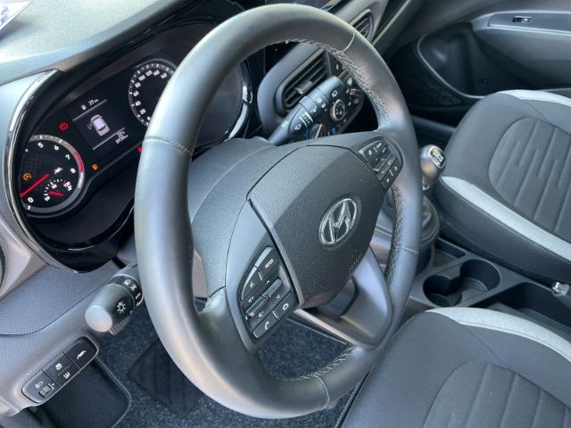 Fahrzeugabbildung Hyundai i10 1.0 Edition 30 Klimaanlage, Sitzheizung, DAB