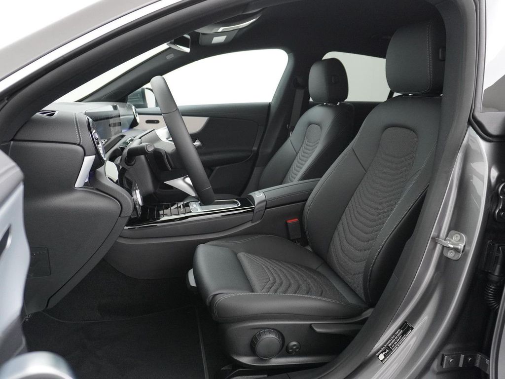 Mercedes-Benz CLA 180 Shooting Brake Star Edition Luxury Line