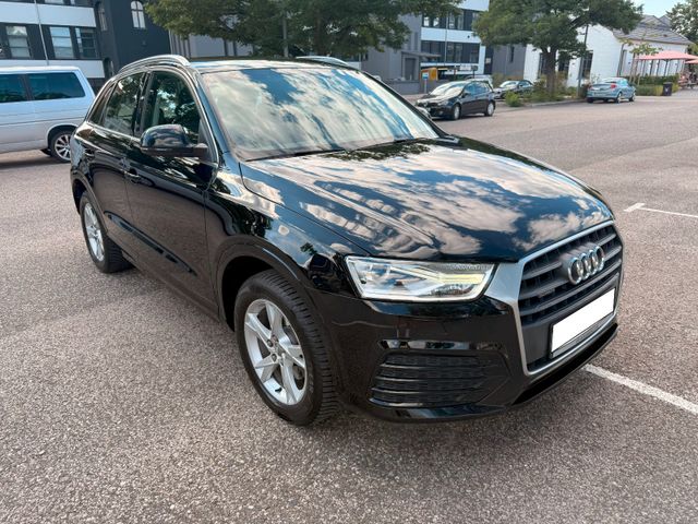 AUDI Q3 Sport 2.0 TFSI quattro S-tronic