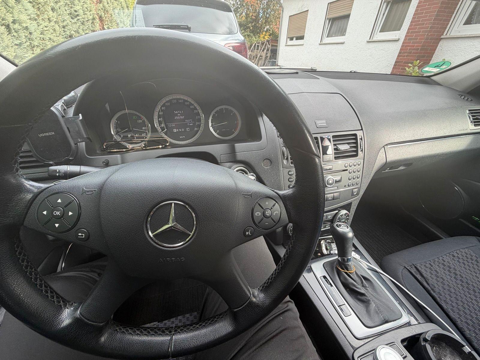 Mercedes-Benz C200 2009 — photo 6