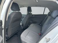 Volkswagen Golf VIII 1.5TSI Life RKam Totwinkel HuD Navi