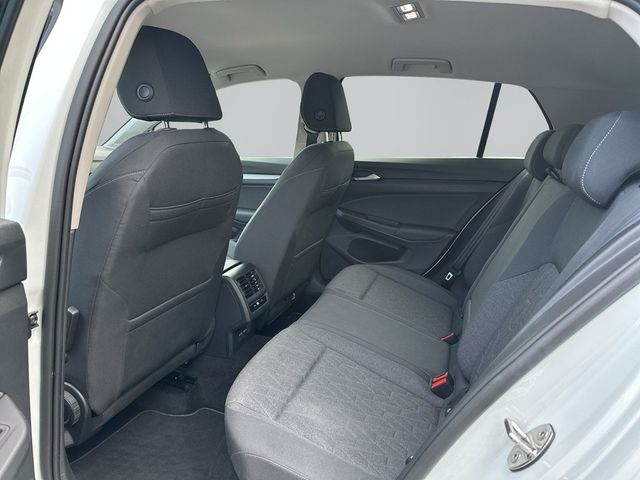 Volkswagen Golf VIII 1.5TSI Life RKam Totwinkel HuD Navi