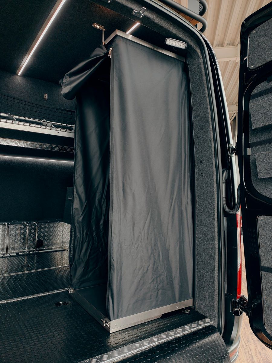Fahrzeugabbildung Mercedes-Benz X-CROSSVAN 4x4² XXL - #1OFF