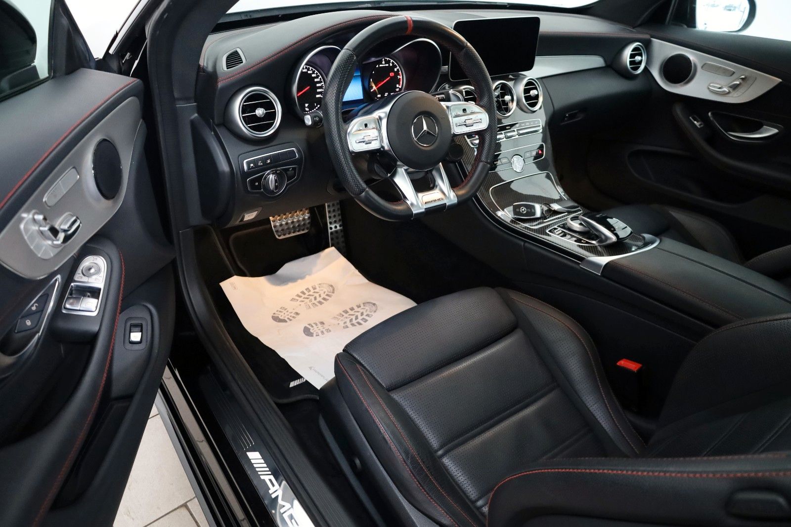 Fahrzeugabbildung Mercedes-Benz C 43 AMG 4Matic,Panorama,Sport-Auspuff,360°-Kam