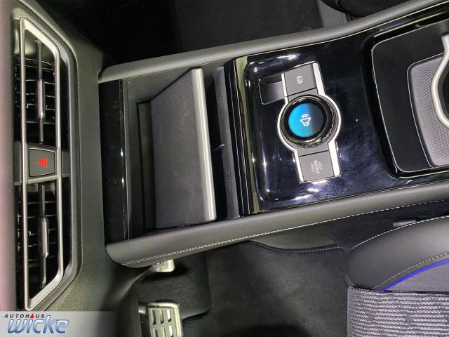 Tiguan 1.5 TSI DSG R-Line NAVI KLIMA PANO AHK
