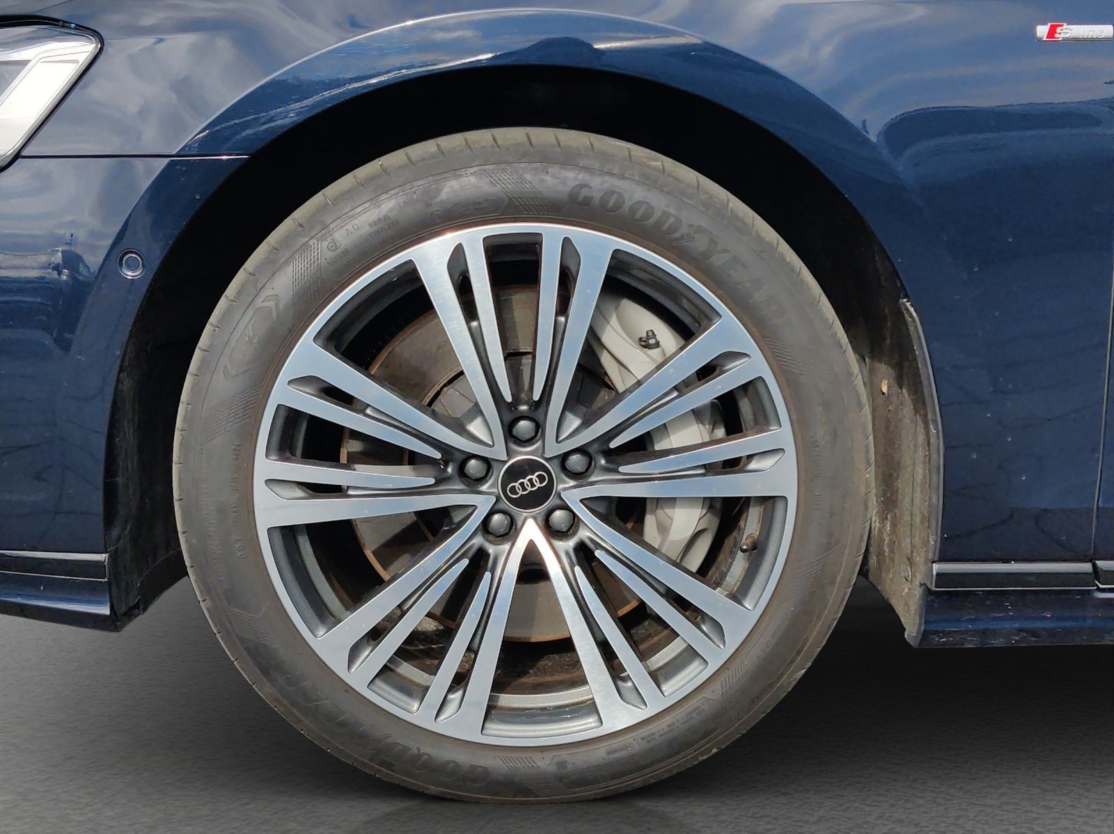 Audi A8 - Bild 14