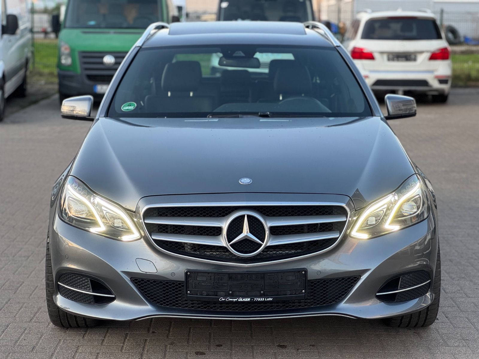 Mercedes E 220 - 1