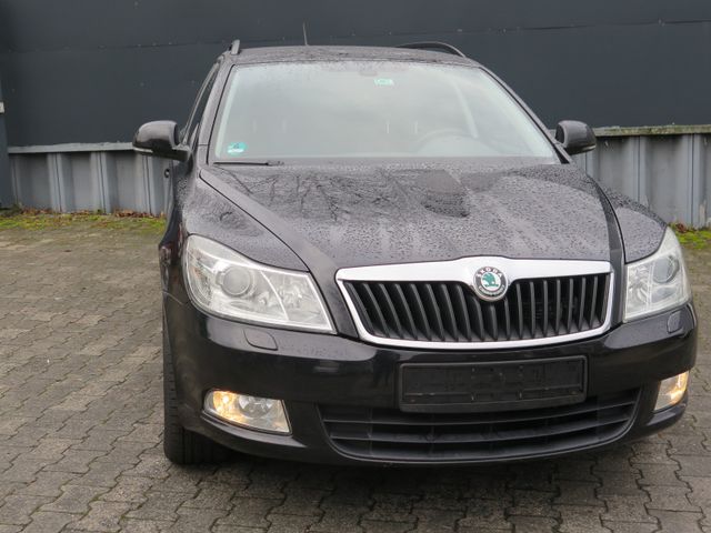 Skoda Octavia Combi Family 4X4 lückenl.Scheckh.,1.HND