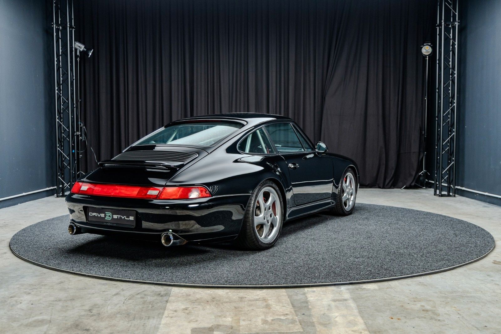 Fahrzeugabbildung Porsche 993 Carrera 4S + Bilstein + RS Sitze + Käfig
