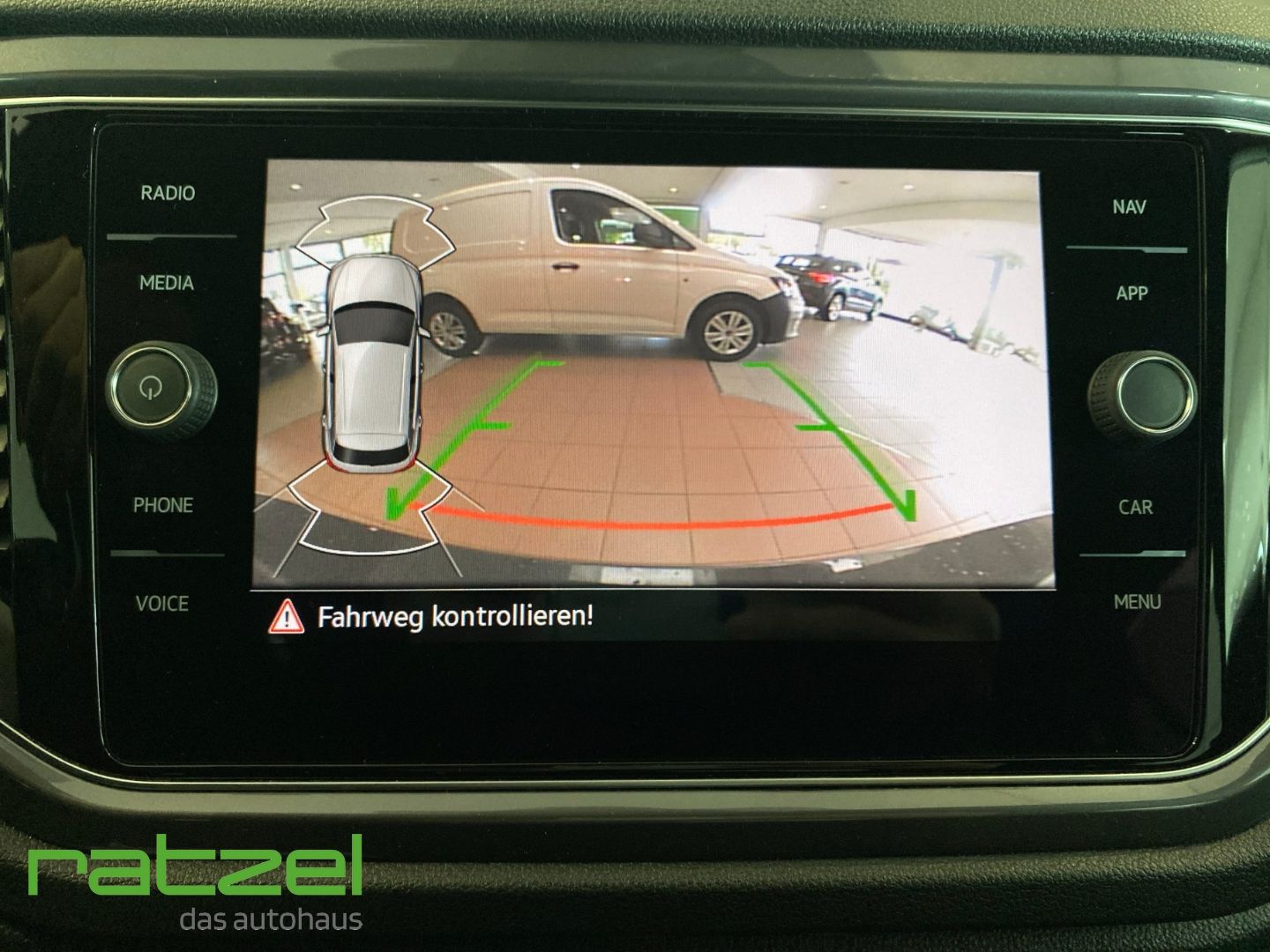 Fahrzeugabbildung Volkswagen T-Roc Sport 1.5 TSI DSG Navi LED Sperrdiff. ACC