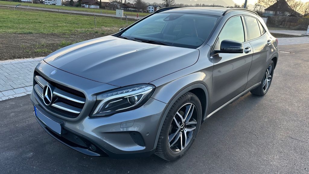 Image of Mercedes-Benz GLA 220