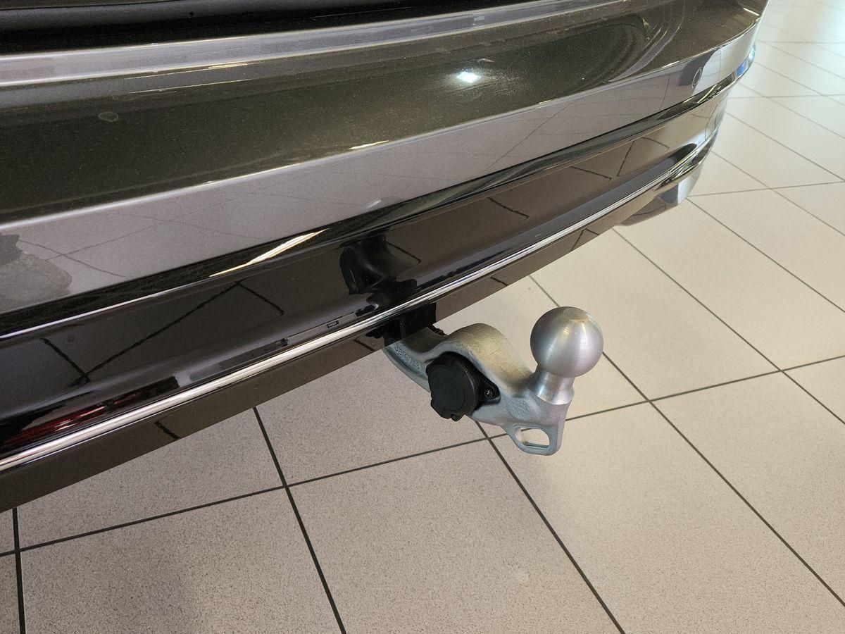Fahrzeugabbildung Volkswagen Passat Variant Elegance 1.5 TSI 150 kW eHybrid