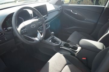 Hyundai i30 1.5T-GDI Hybrid48V DCT.NAVI-KAMERA-SHZG-PDC-