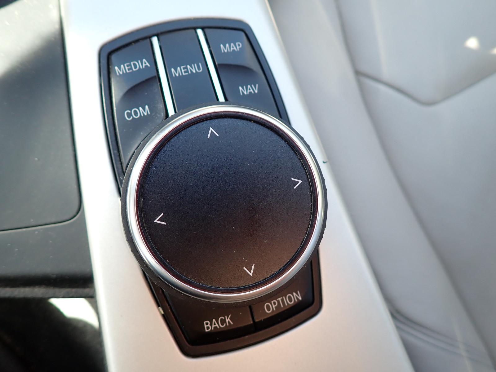 BMW 330i xDrive Advantage LED Leder Memory 1. Hand