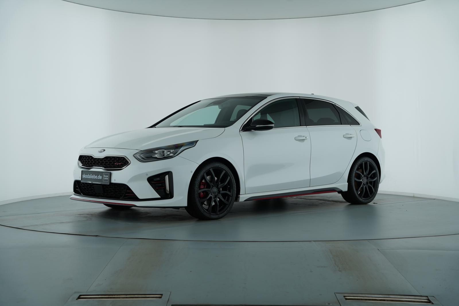Kia CEED GT 1.6T-GDI PANO+JBL-SOUND+ALCANTARAuvm