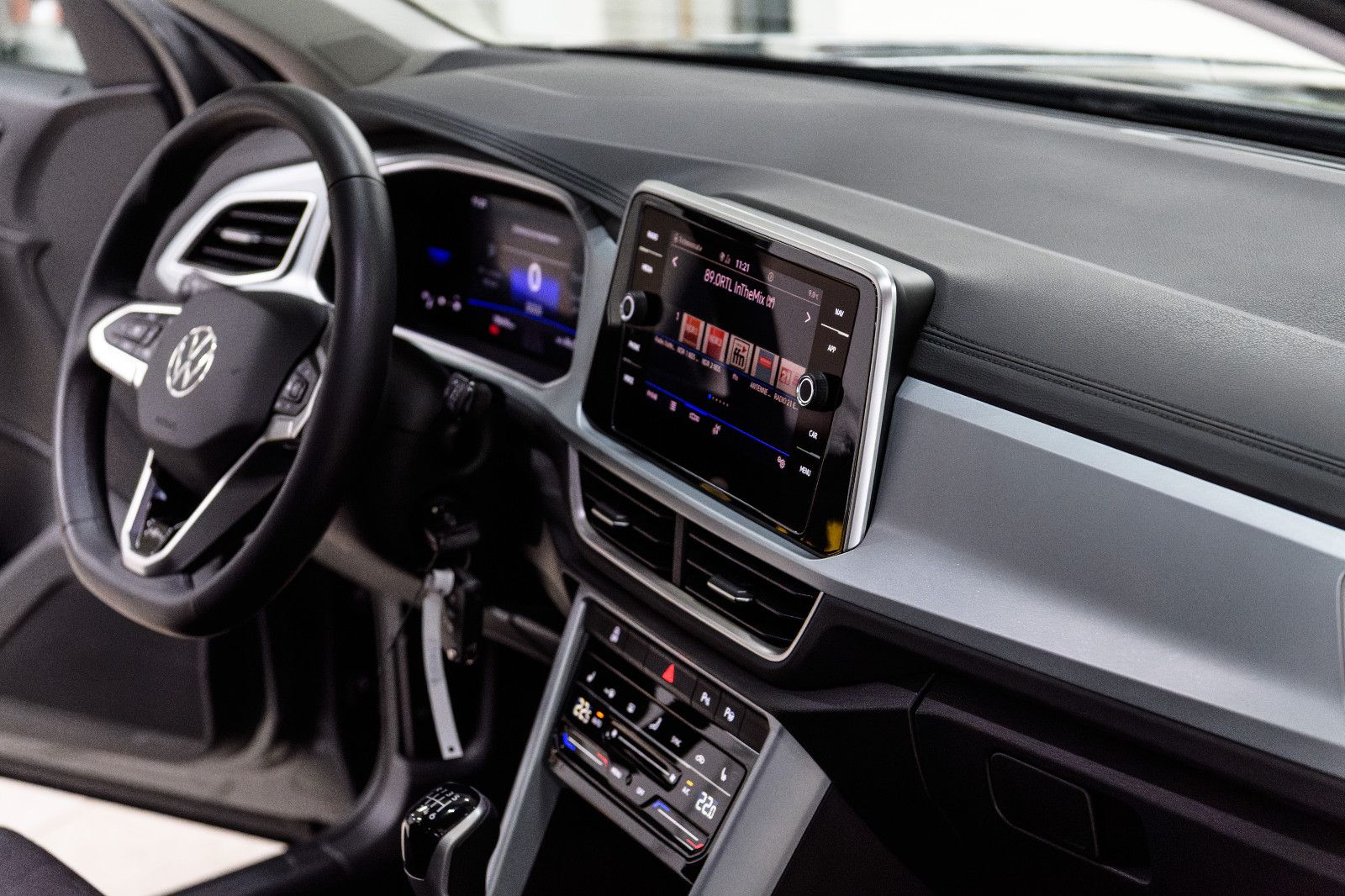 Fahrzeugabbildung Volkswagen T-Roc Goal 1.0 TSI LED+NAVI+ACC+APP