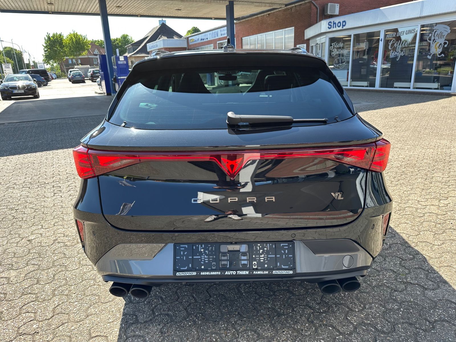 Fahrzeugabbildung CUPRA Leon ST 2.0 TSI 4Drive VZ Pano/AHK/Navi/ACC