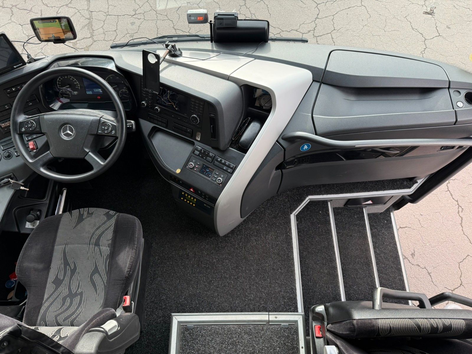 MERCEDES-BENZ  2019 - Image 29 of 30