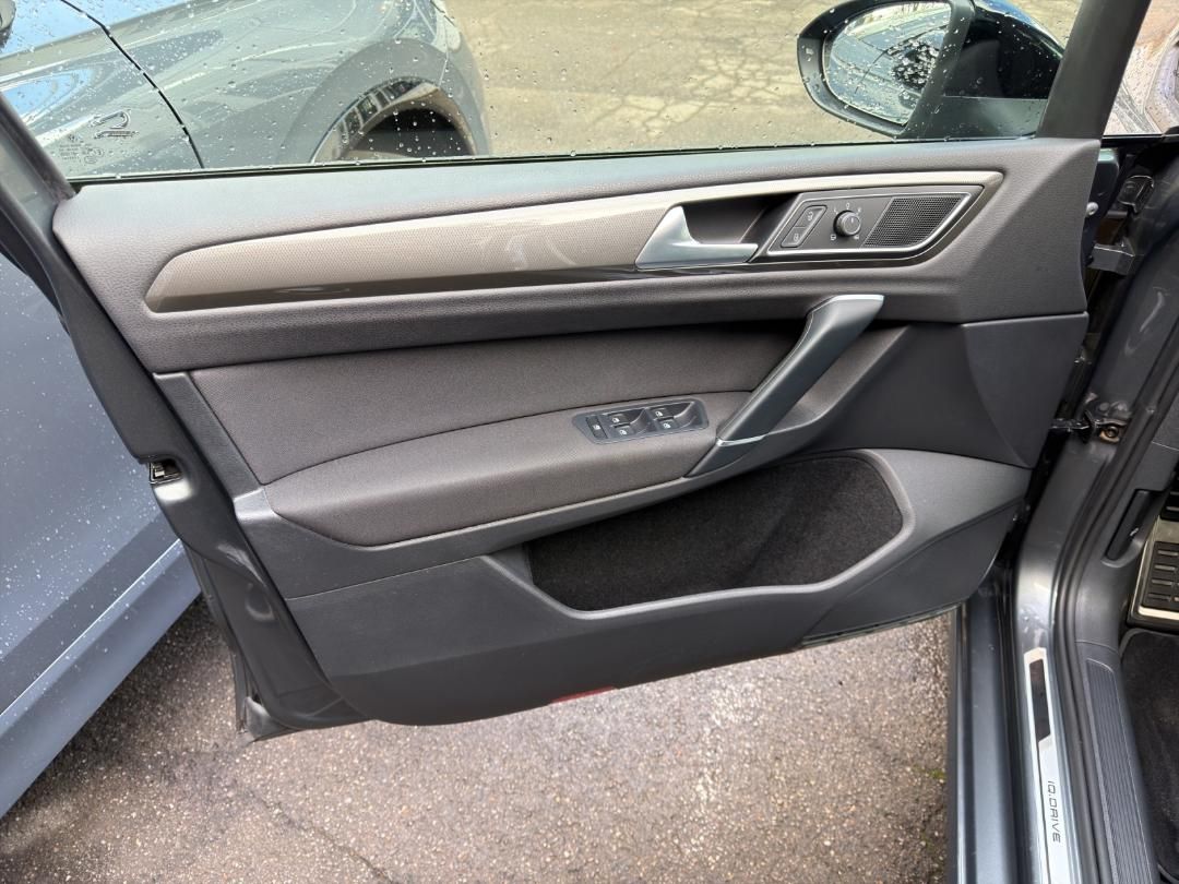 Fahrzeugabbildung Volkswagen Golf Sportsvan IQ.DRIVE IQ-DRIVE 1.5 TSI,ACC,SH,