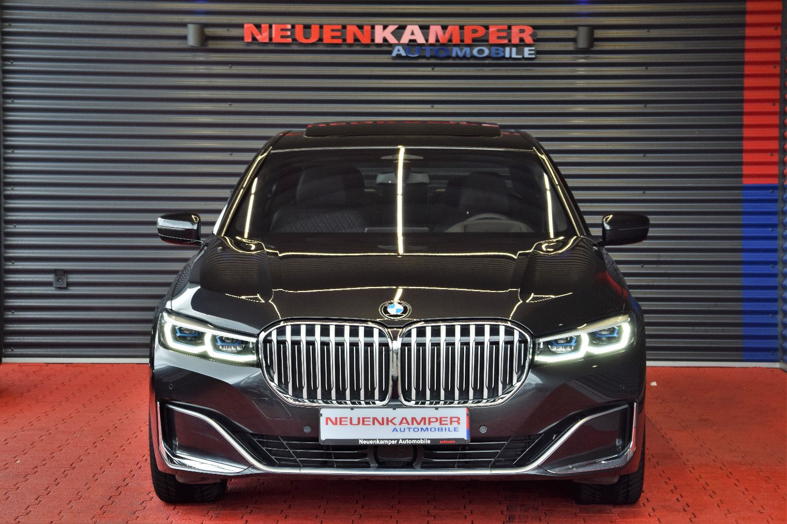 Fahrzeugabbildung BMW 730 d xDrive Sitzbelüftung HuD Schiebedach AHK