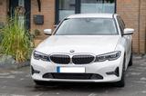 BMW 318d  - 8 Reifen - Dachgepäckträger - BMW 318 in Düsseldorf