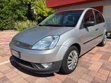 Ford Fiesta 1.4 TDCi (va bene per NEOPATENTATI) - Ford Fiesta aus 2003 mit Diesel-Antrieb