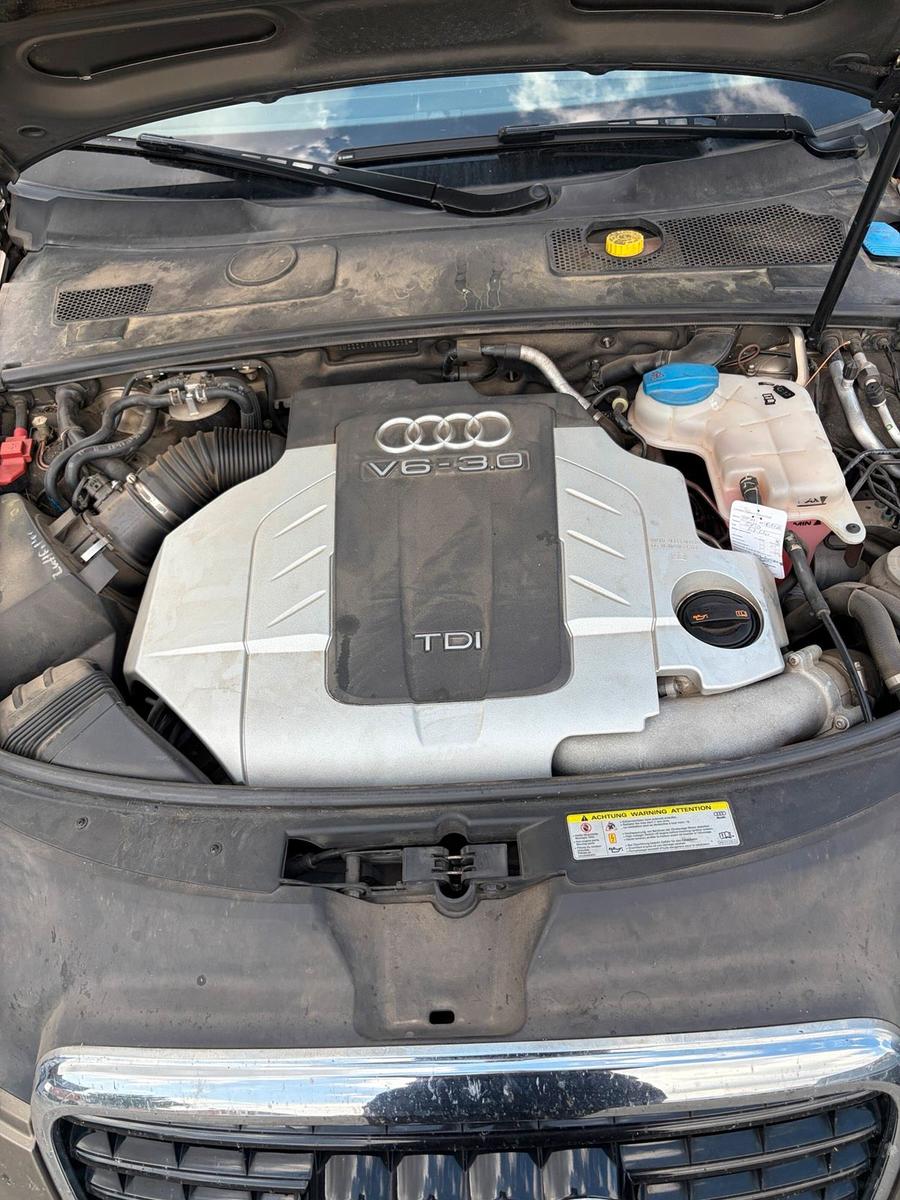 Audi Quattro 2011 — photo 6