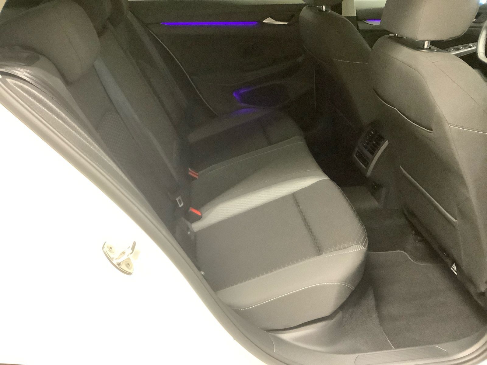 Golf Active 1,5 l eTSI 96 kW DSG Matrix, STH,