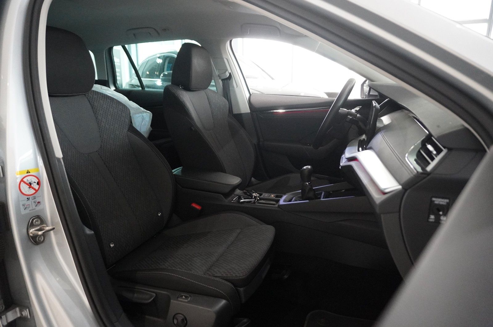 Fahrzeugabbildung SKODA Octavia Combi 2.0 TDI AMBITION NAVI/LED/KAMERA