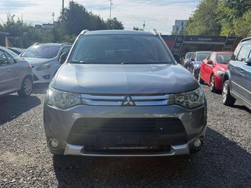 Mitsubishi Outlander - 1