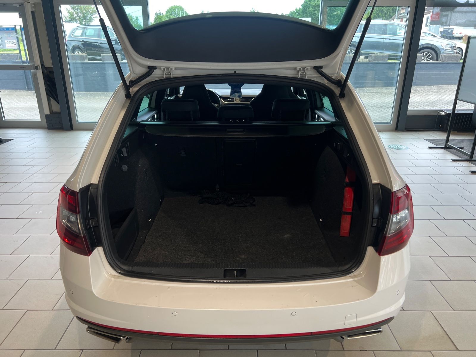 Skoda Octavia Combi RS foto 17