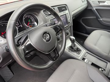 Volkswagen Golf - 8