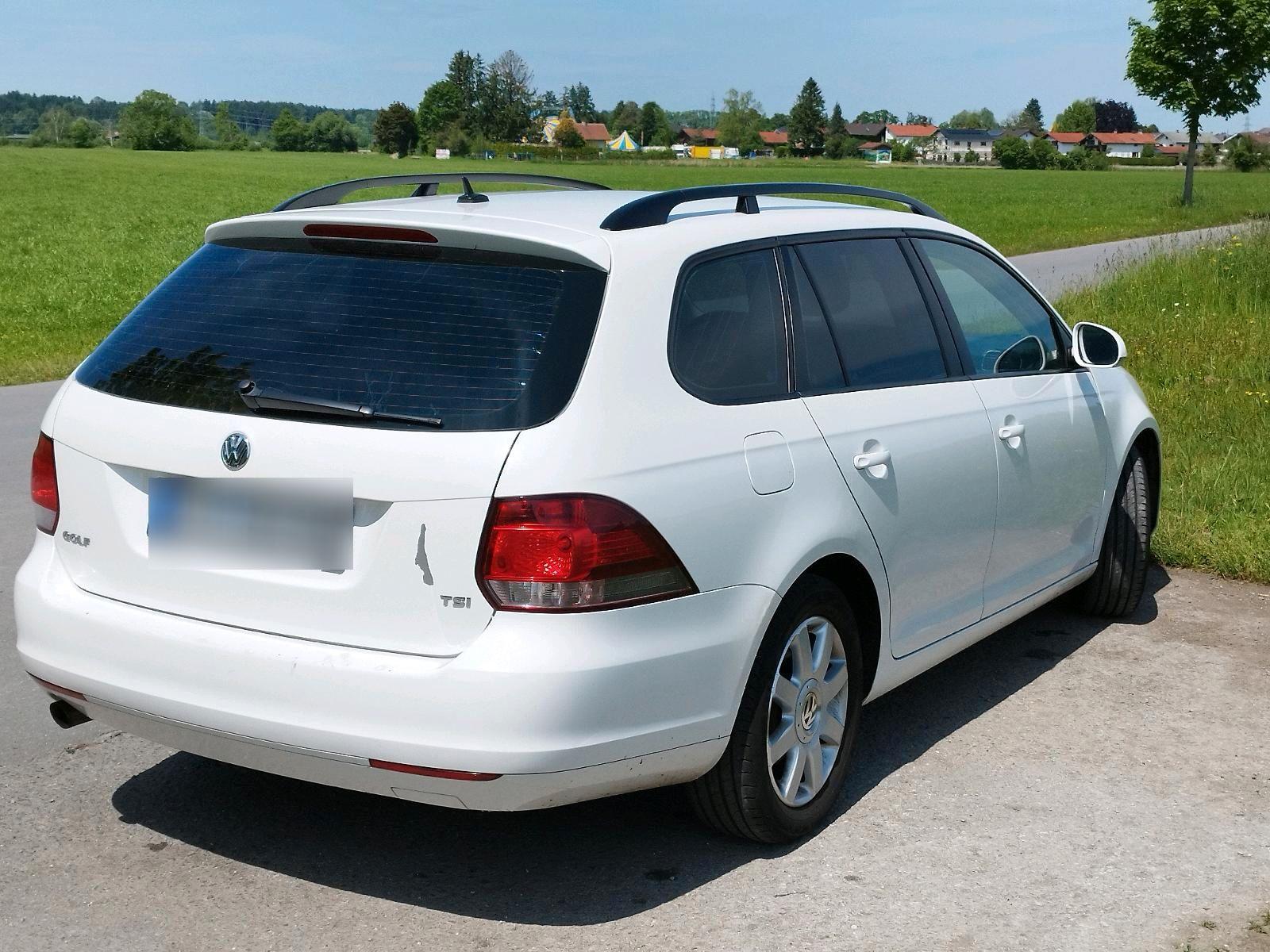 Volkswagen Golf 2012 — interior