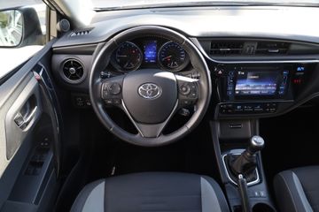Toyota Auris - 11