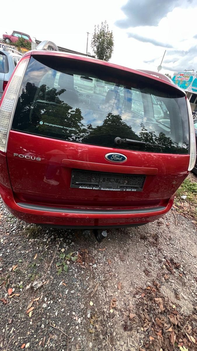 Ford Focus 2010 — photo 8