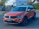 Volkswagen T-Roc Style 4Motion*Autom*Navi*CarPlay*Pano* - Volkswagen T-Roc Style mit Diesel-Antrieb
