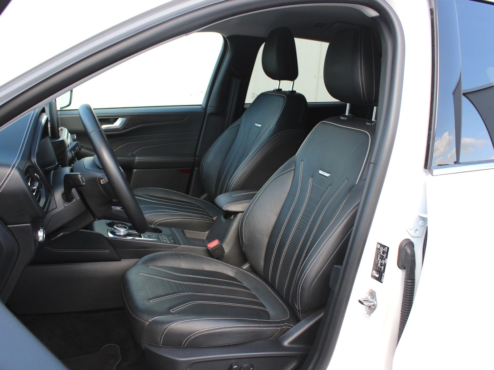 Fahrzeugabbildung Ford Kuga Plug-In Hybrid Vignale 2,5 Duratec