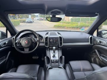 Porsche Cayenne - 11