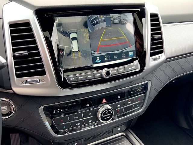 Fahrzeugabbildung Ssangyong Rexton Sapphire 2.2 D 8AT 4WD Elegance 5-Seat