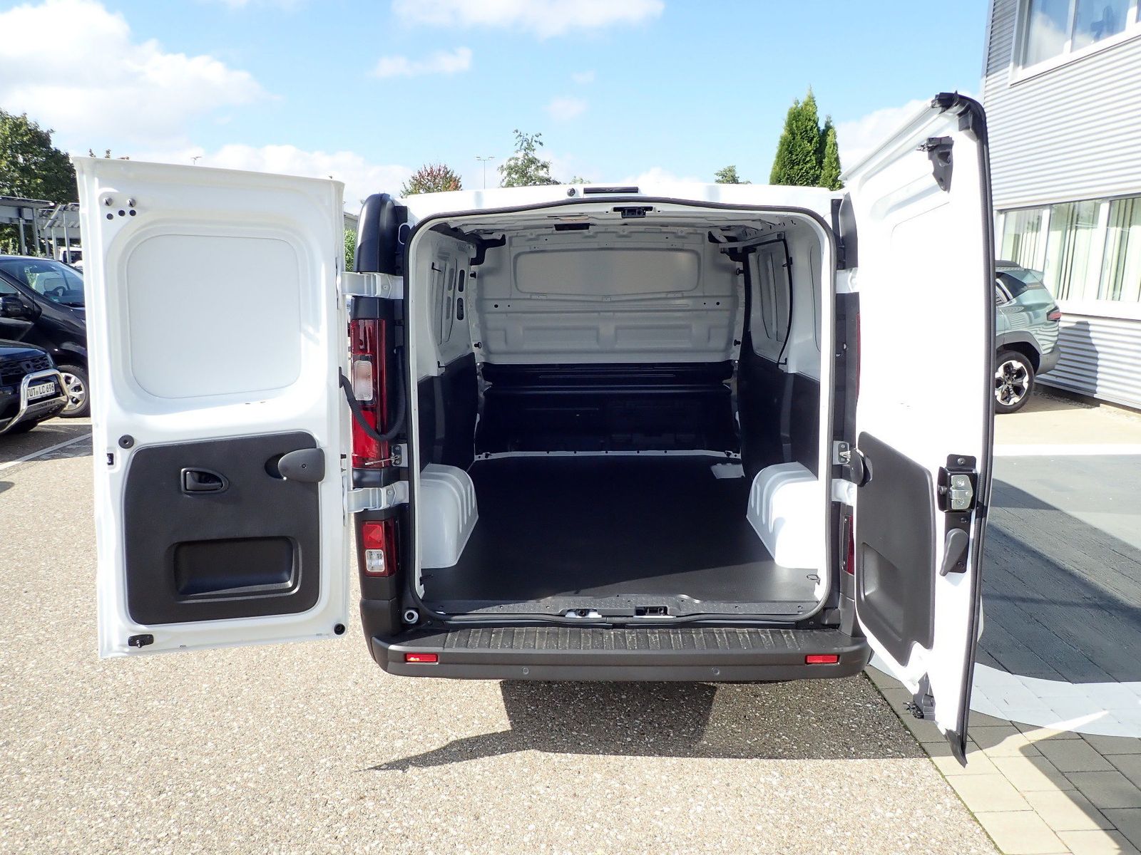 Fahrzeugabbildung Renault Trafic Lkw Business L1H1 2,8t Blue dCi 130