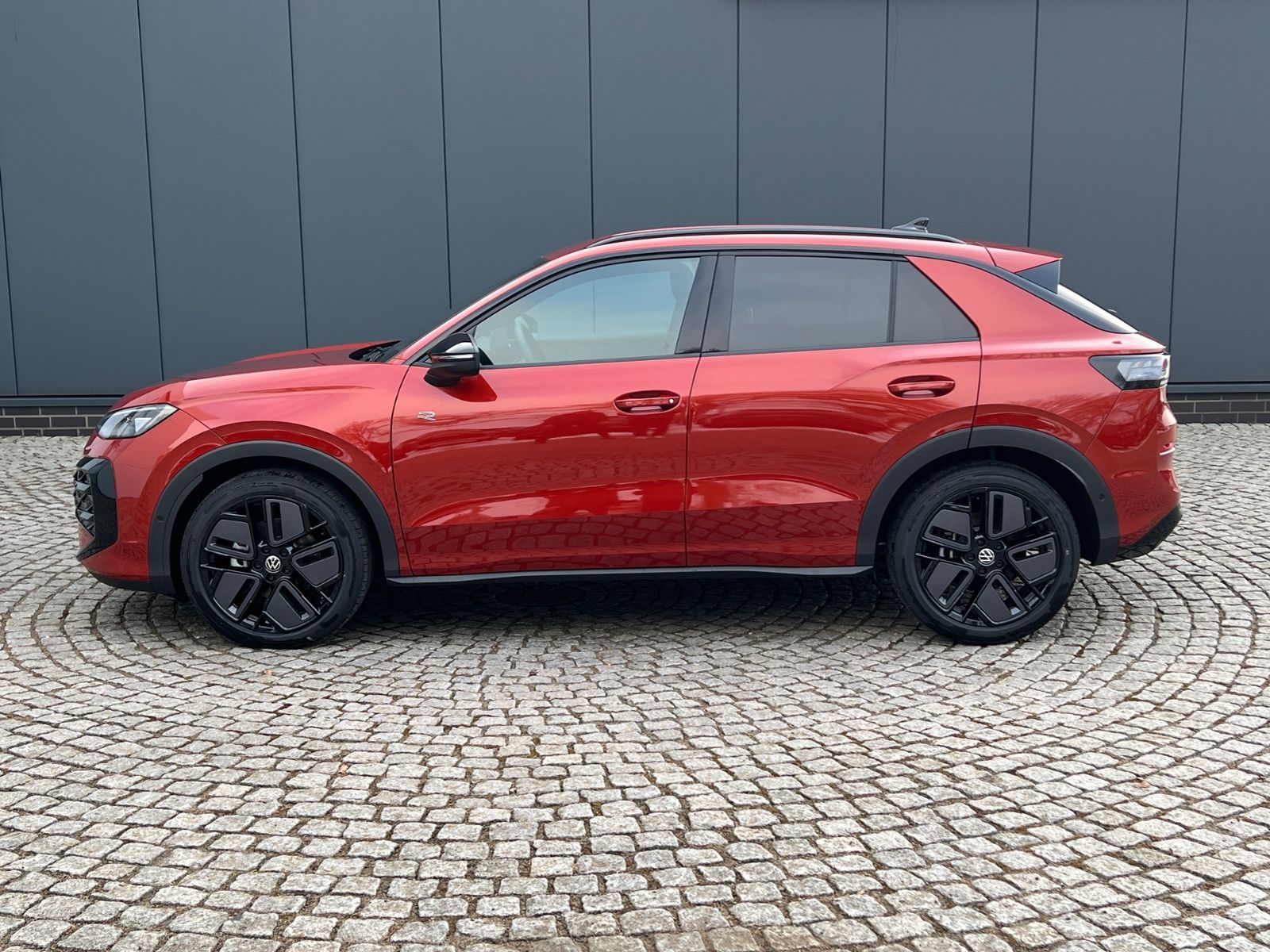 Fahrzeugabbildung Volkswagen T-Roc R-Line 1.5 eTSI DSG *Neues Modell, AHK, Bl