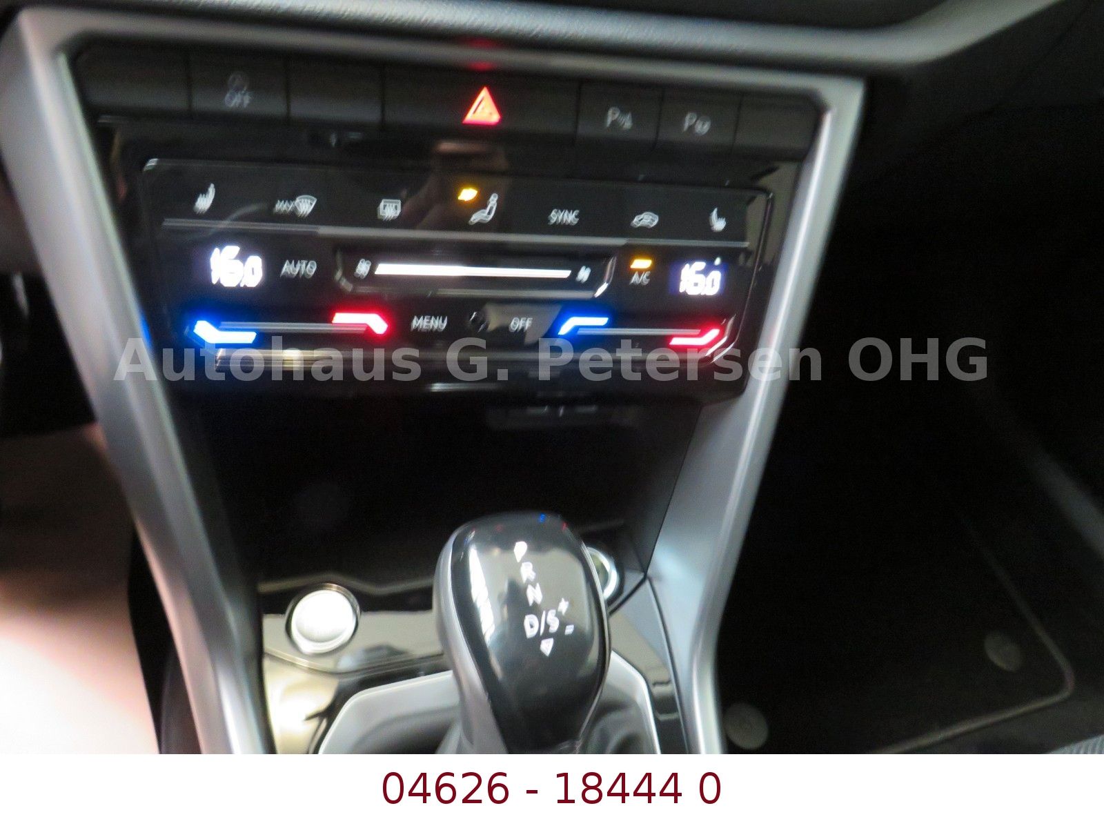 Fahrzeugabbildung Volkswagen T-Roc Life 1.5TSI*DSG*LED*Spur*ACC*Fernlicht*SHZ