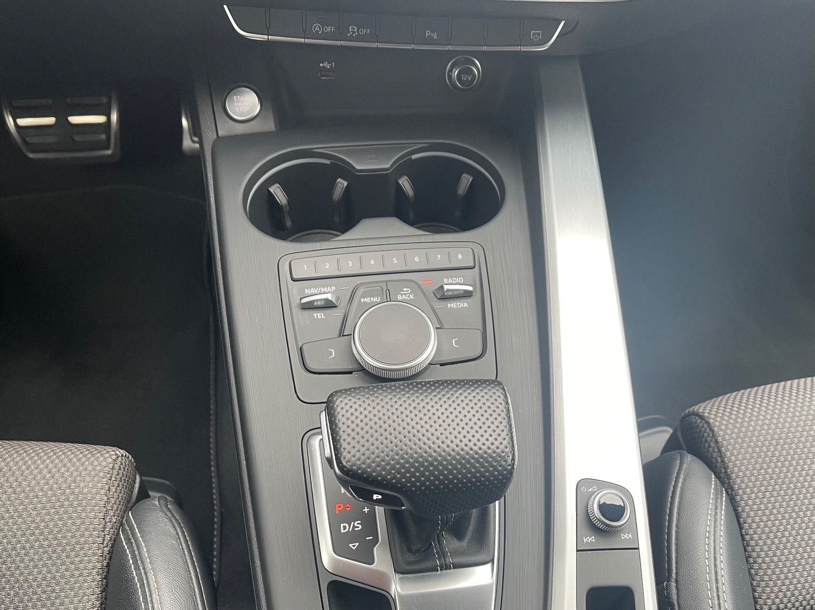 Fahrzeugabbildung Audi A4 Avant S-Line AHK*LED*PDC*TEILLEDER*TEMPO+