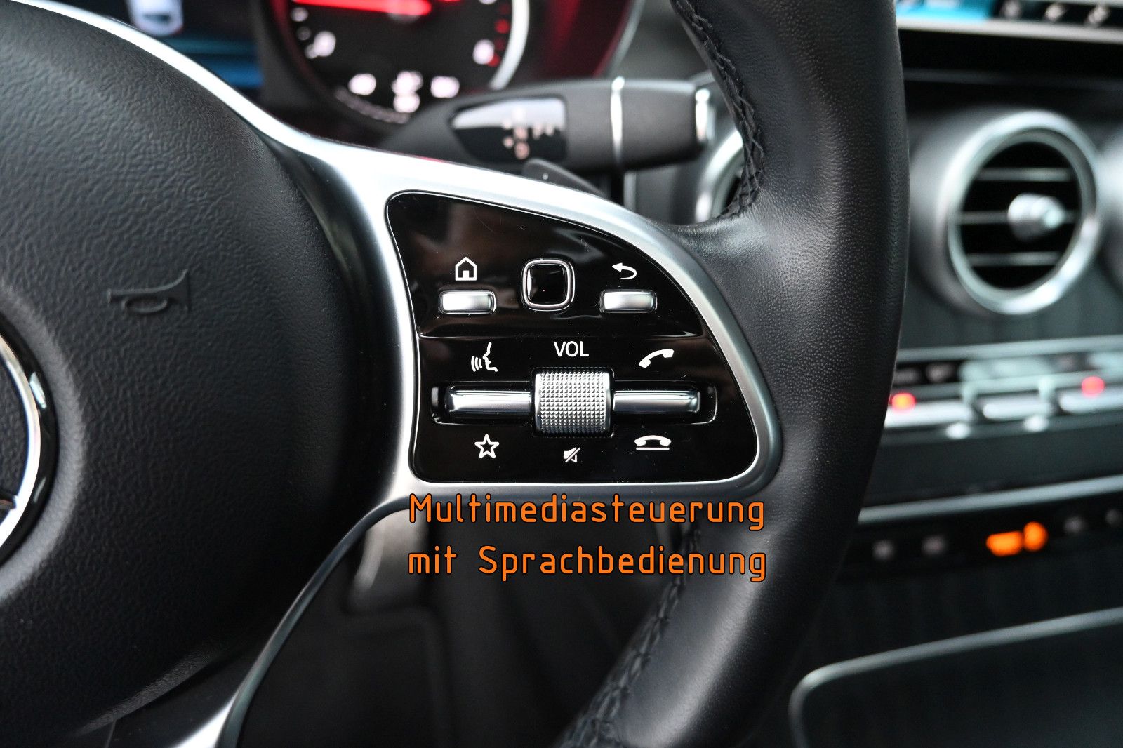 Fahrzeugabbildung Mercedes-Benz GLC 300 d 4MAT. Coupé AMG LINE °MEMORY°SITZKLIMA