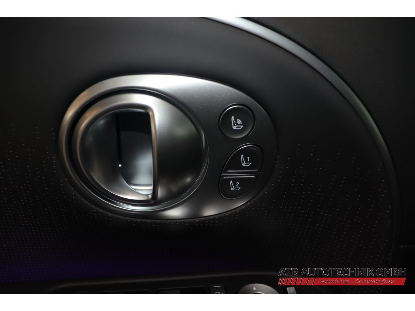 Fahrzeugabbildung Hyundai IONIQ 9 6-Sitzer MY26 UNIQ 110 kWh 307 PS PANO-D