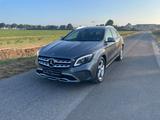 Mercedes-Benz GLA 200d*Automtik*AHK*LED*KAMERA - Mercedes-Benz GLA 200 mit Diesel-Antrieb