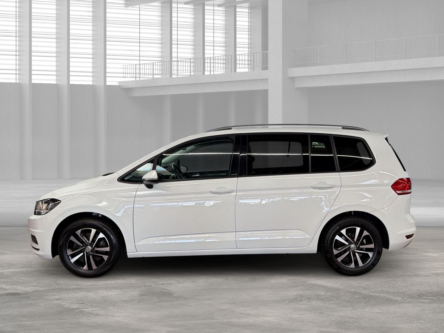 Volkswagen Touran United 1.5 TSI DSG Navi Apple CarPlay And foto 2