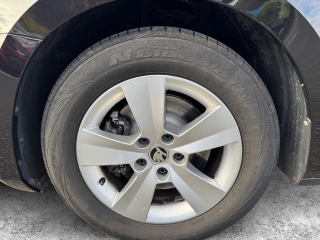 Fahrzeugabbildung SKODA Superb 2.0 TDI Ambition KLIMA LED NAVI ALU